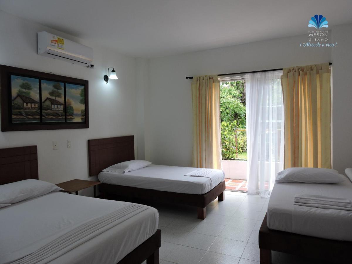 Hotel Y Restaurante Meson Del Gitano Caucasia Kamer foto
