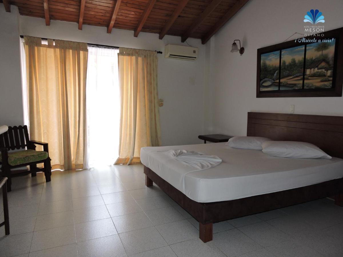 Hotel Y Restaurante Meson Del Gitano Caucasia Kamer foto