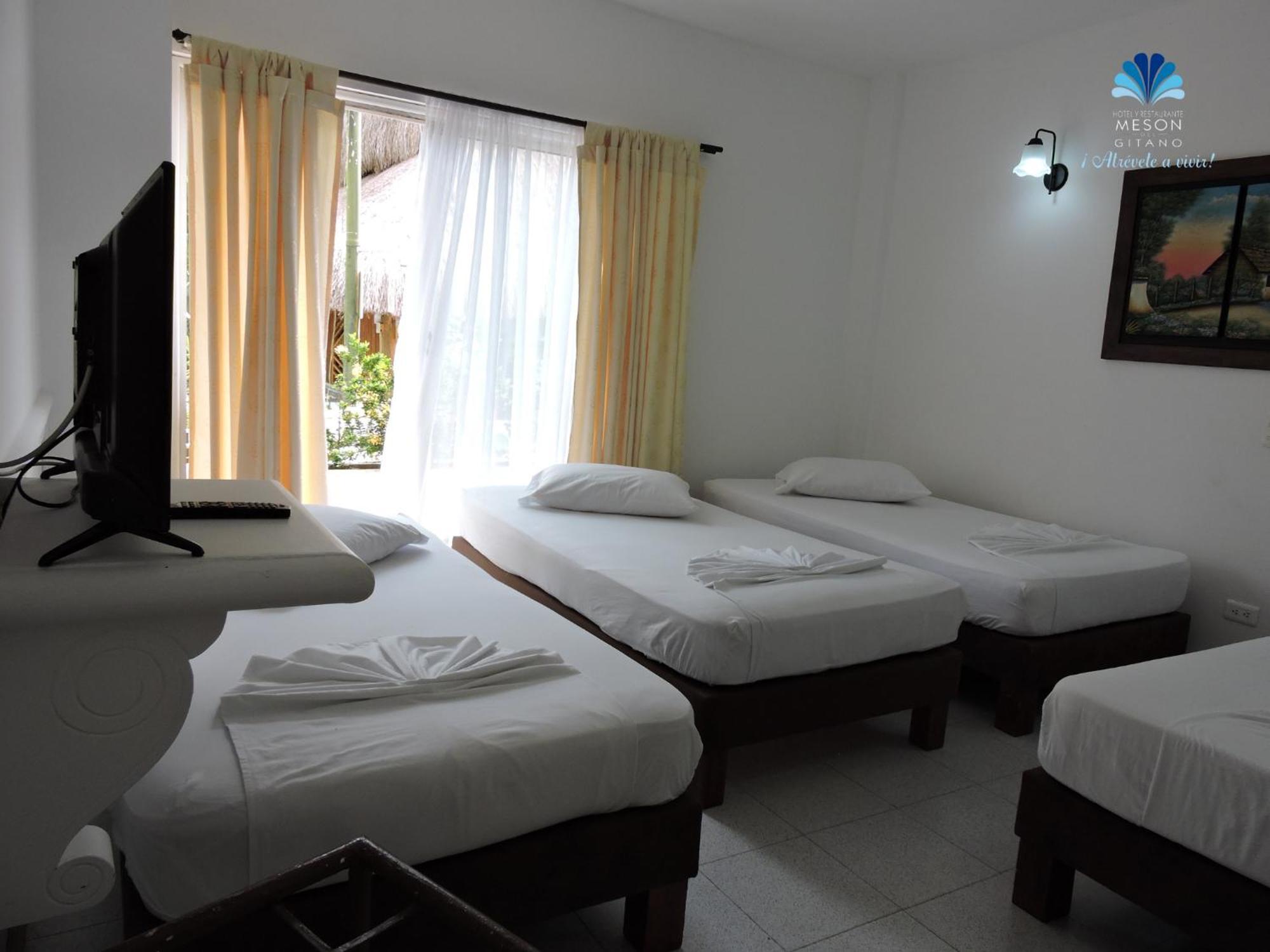 Hotel Y Restaurante Meson Del Gitano Caucasia Kamer foto