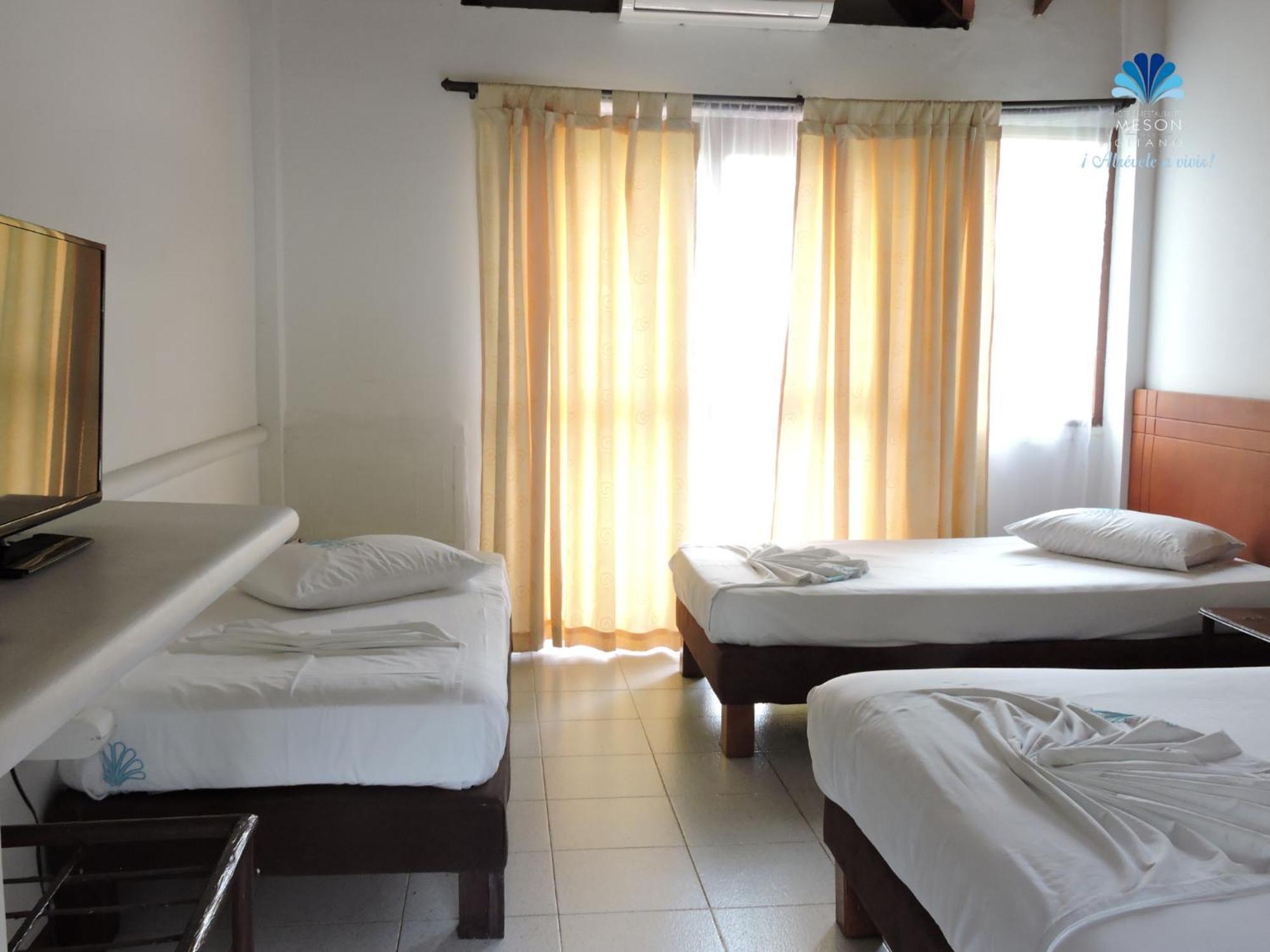 Hotel Y Restaurante Meson Del Gitano Caucasia Kamer foto