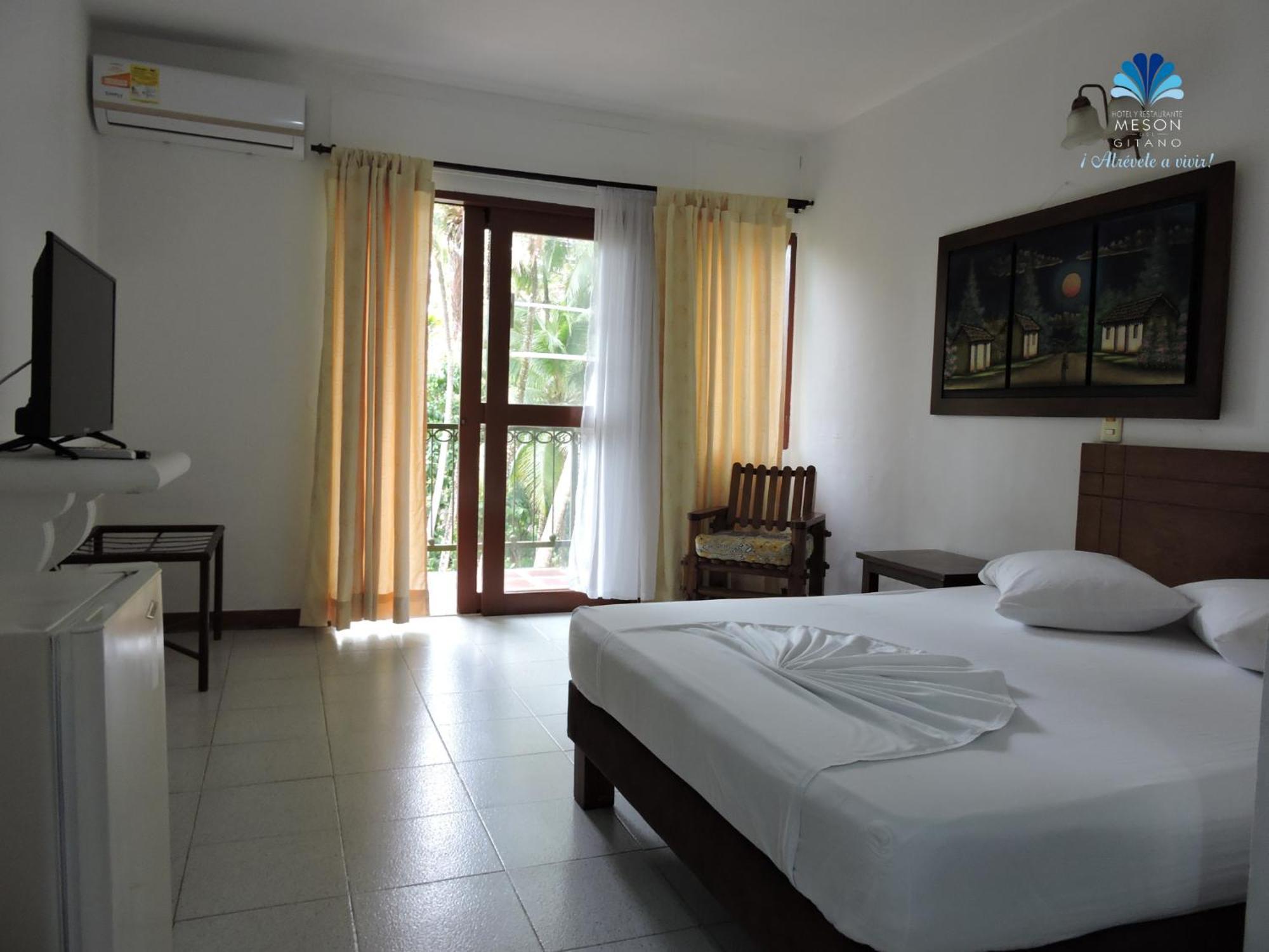 Hotel Y Restaurante Meson Del Gitano Caucasia Kamer foto