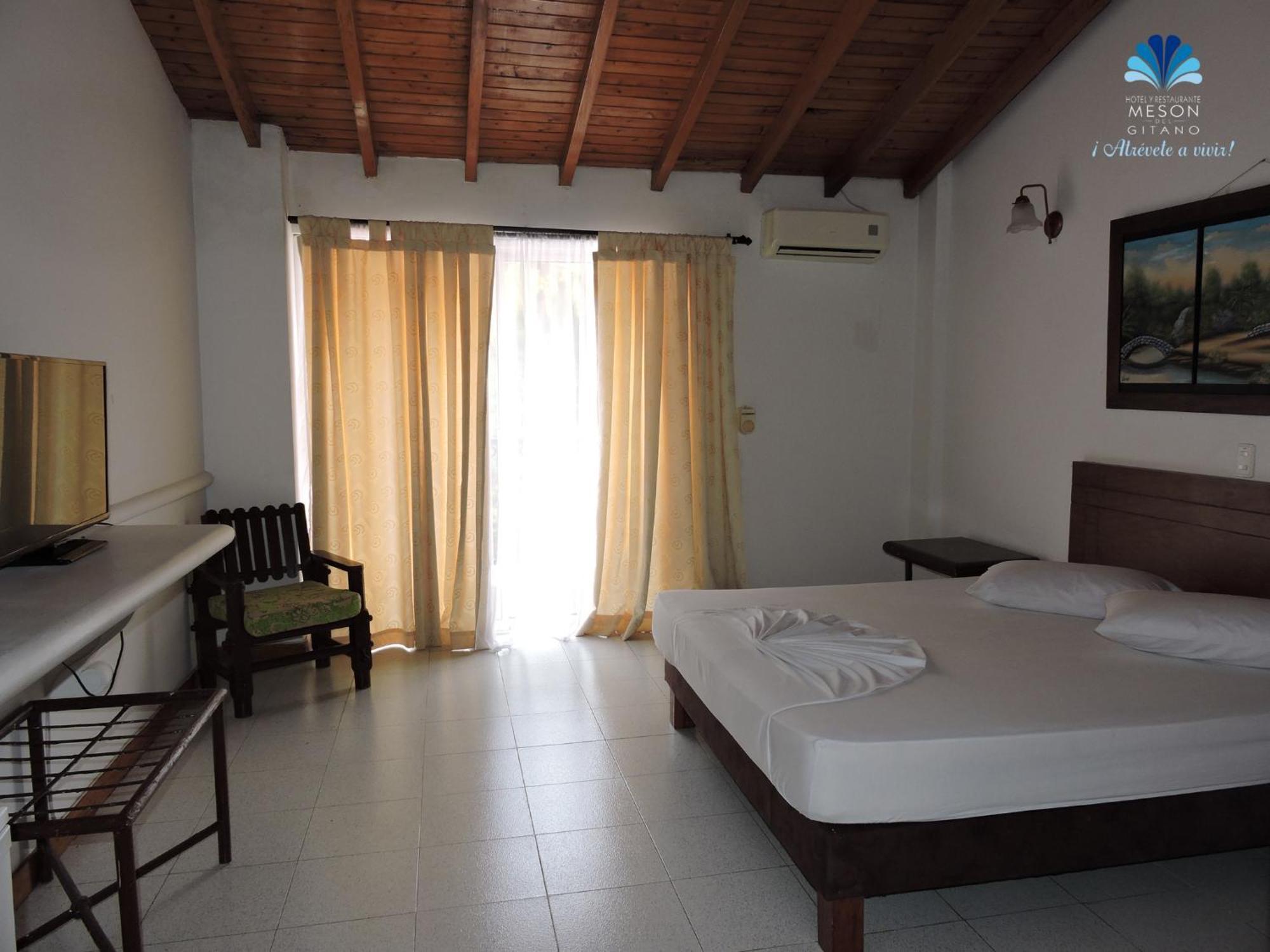 Hotel Y Restaurante Meson Del Gitano Caucasia Kamer foto
